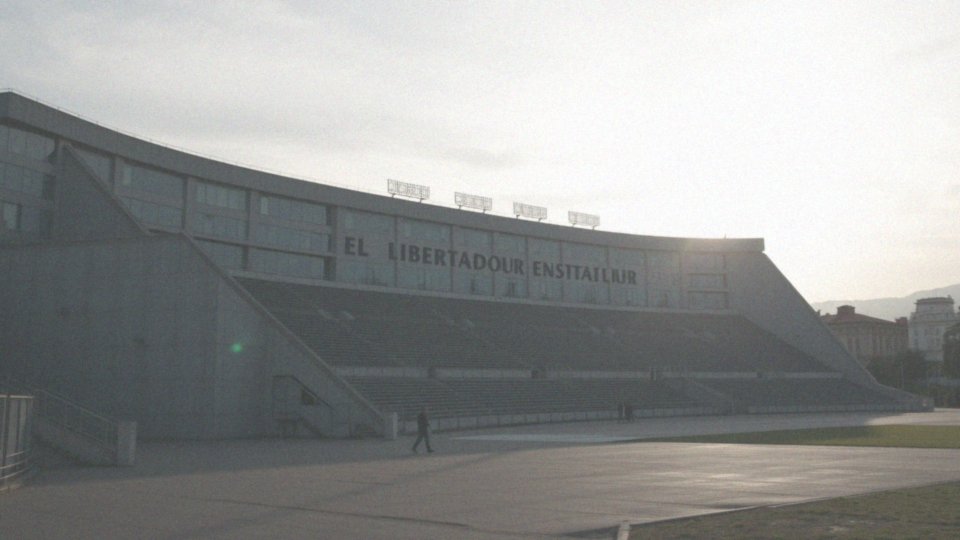 Kiedy odbyła się ostatnia przebudowa stadionu El Libertador?